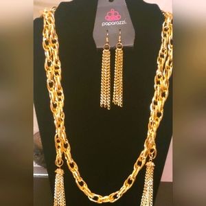 PAPARAZZI Scarf Necklace